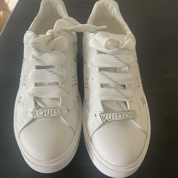 Only worn once Louis Vuitton shoes size 8.5 - Picture 3 of 4